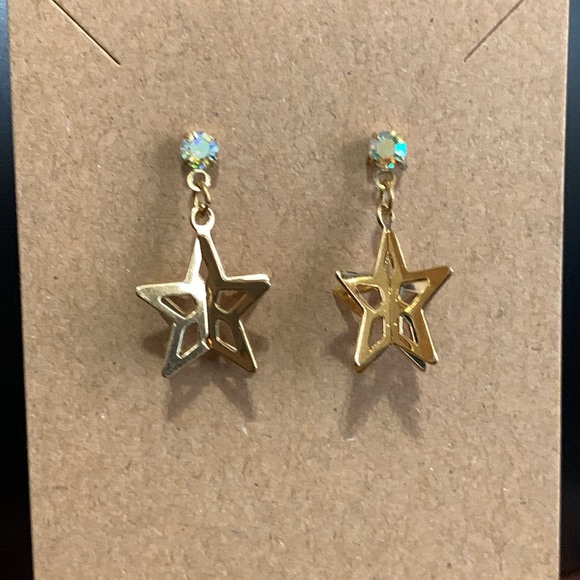 Gold tone star earrings - Picture 2 of 3
